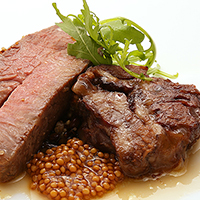 牛フィレ肉の煮込み