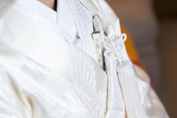 家族に見守られ花嫁になる