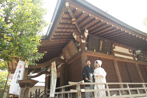 家族に見守られ花嫁になる