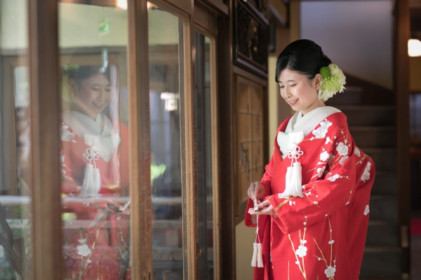 親族と親しい人を招いた祝言