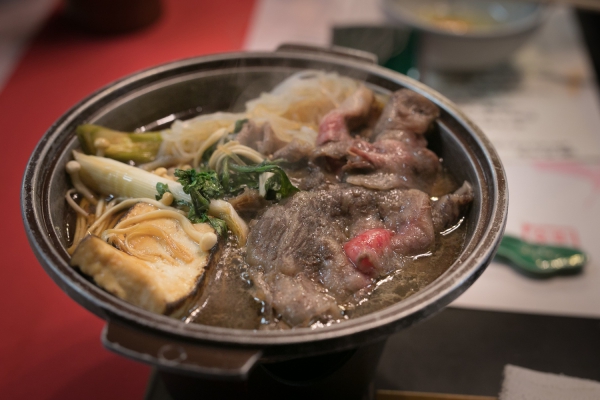 親族と親しい人を招いた祝言