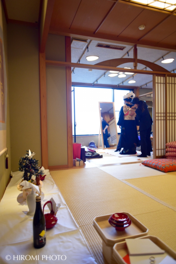 家族集合！温泉旅館で祝言