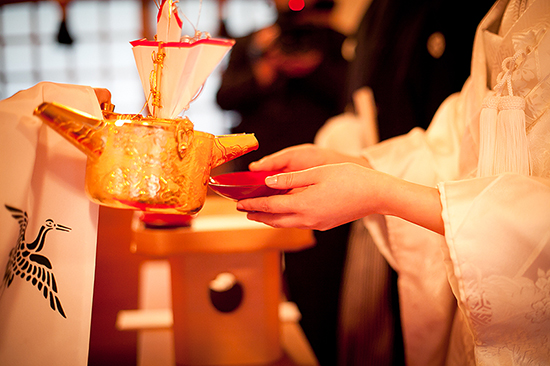 三献の儀（三三九度の盃）